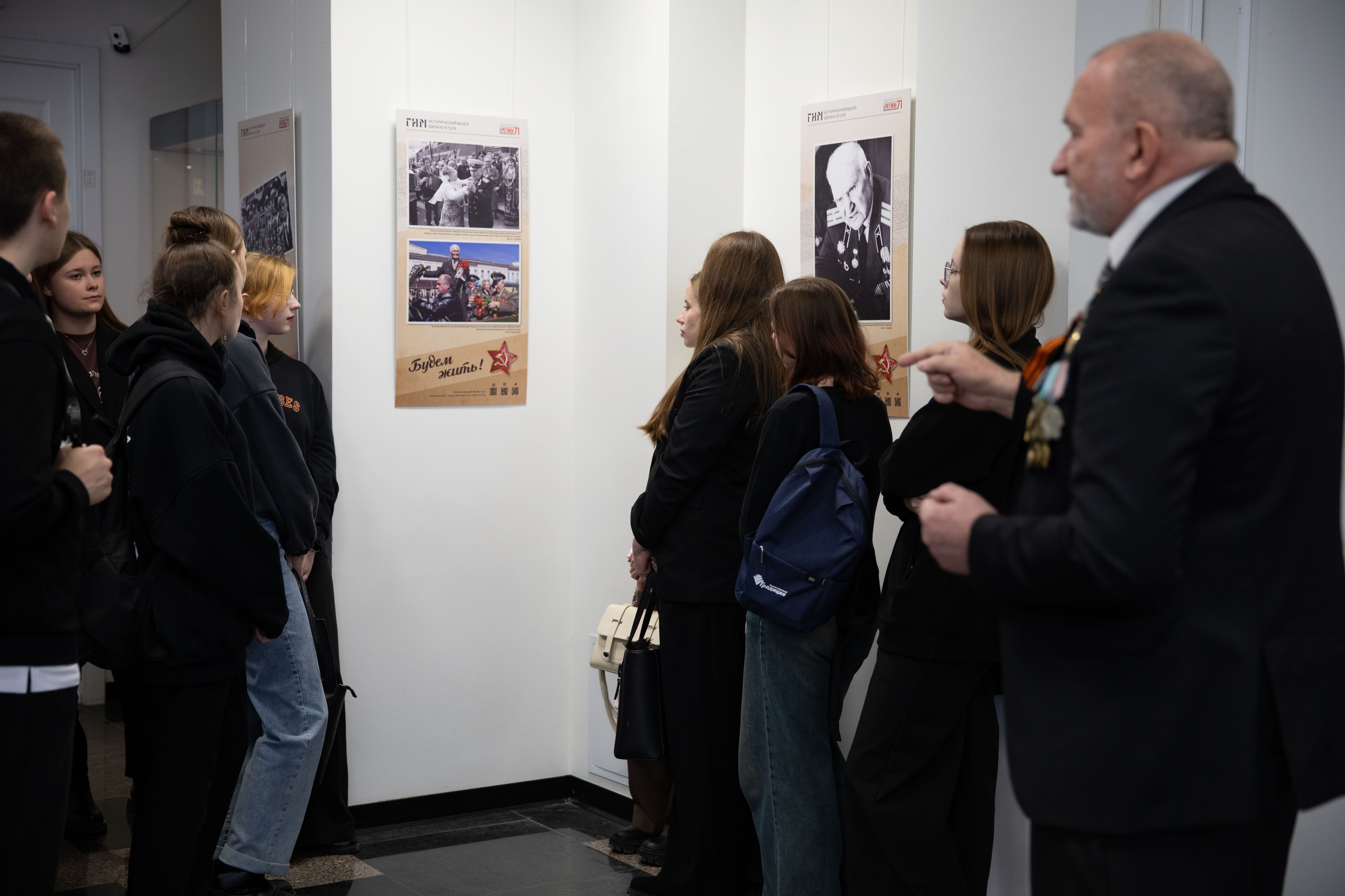 Занятия по профильным дисциплинам ведут практики, работающие в медиасфере, некоторые курсы организованы как мастер-классы (сторителлинг, SMM-продвижение).