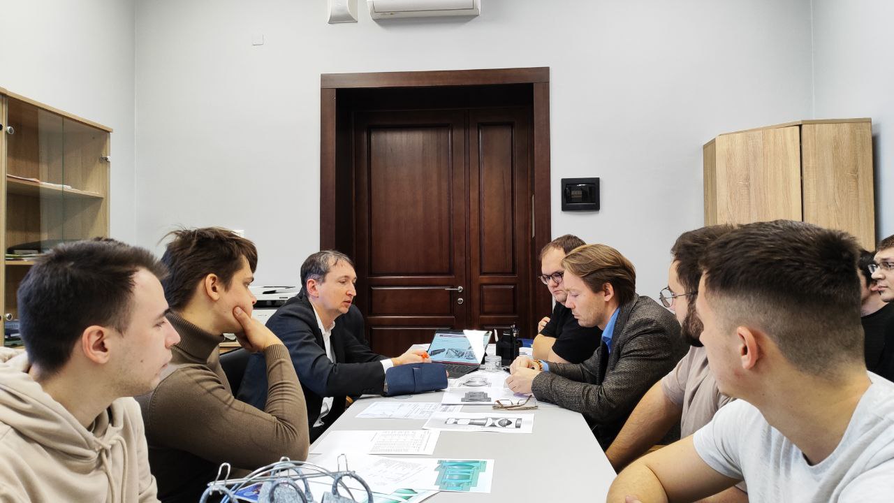 Программа реализуется в передовой инженерной школе ТулГУ, где созданы особые условия для подготовки элитных специалистов, прежде всего — для высокотехнологичных предприятий оборонно-промышленного комплекса.