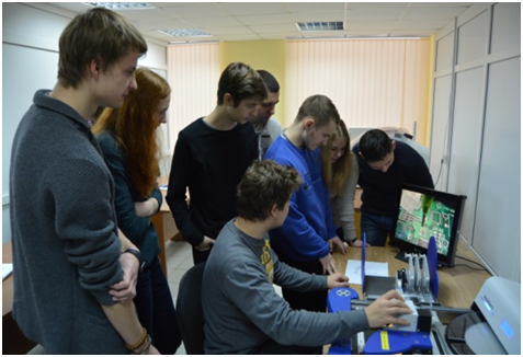 Изучаются популярные универсальные профессиональные математические пакеты для объектов любой сложности: от двигателей электромобилей до беспилотников и ракетной техники.