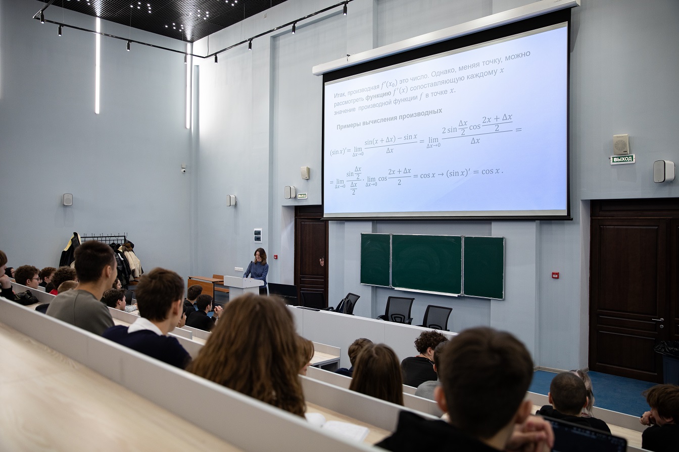 Студенты могут проходить стажировки и работать в ведущих компаниях, специализирующихся на разработке и внедрении отечественных средств моделирования инженерных расчетов, участвовать в олимпиадах и других мероприятиях.