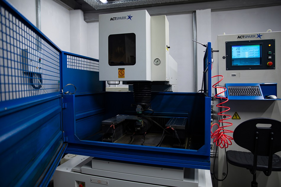 Партнерская сеть и реальные проекты с ведущими промышленными предприятиями. Наша программа построена по принципу «вызов-решение». С самого начала студенты работают над реальными кейсами от наших индустриальных партнеров.