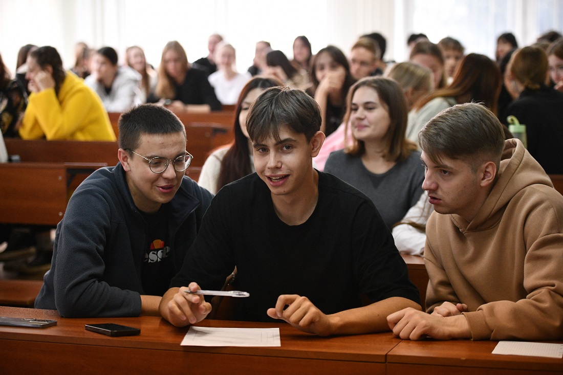Благодаря небольшим группам внимание преподавателей сфокусировано на каждом, что позволяет давать индивидуальные рекомендации и помогать в развитии.