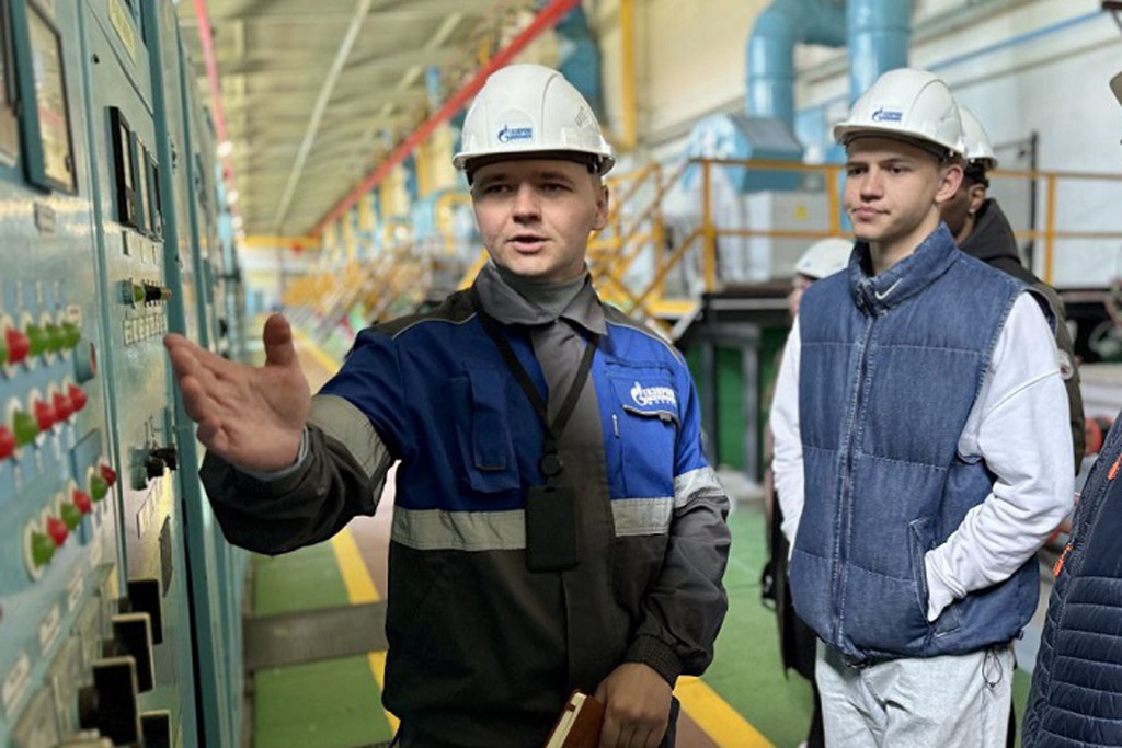 Занятия по специальности проходят в малых группах, что позволяет студентам активно участвовать в учебном процессе, а преподавателям – адаптировать учебный процесс в соответствии со способностями и знаниями студентов.