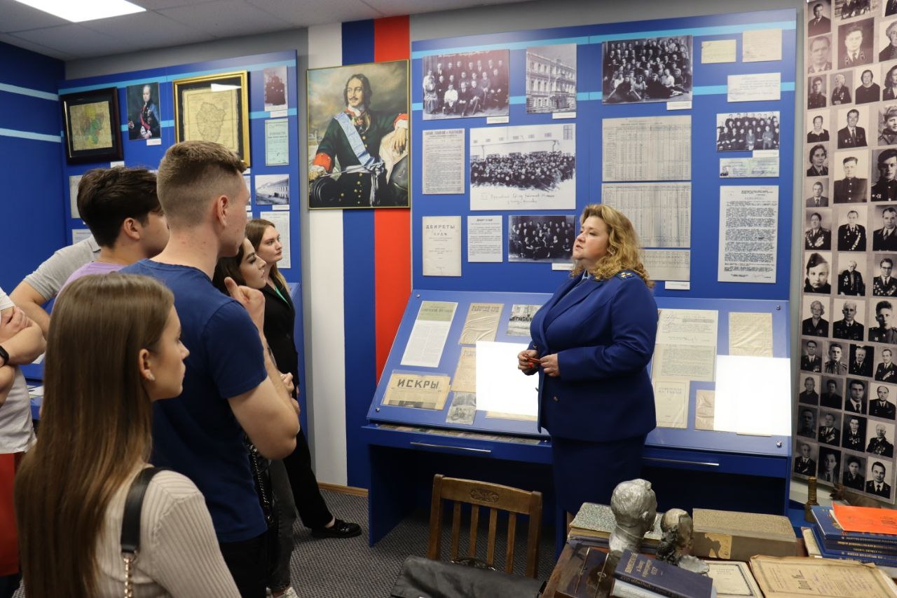 В процессе освоения образовательной программы студенты принимают участие в проектах, реализуемых в рамках программы развития технологического предпринимательства (Акселерационной программы ТулГУ). По окончании обучения студенты приобретают такие компетенции как - уверенно вести переговоры, подготавливать публичные выступления, управлять изменениями, рисками и конфликтами в бизнесе, развивают стратегическое мышление, навыки юридического менеджмента, осваивают технологии запуска и продвижения студенческих бизнес-стартапов.