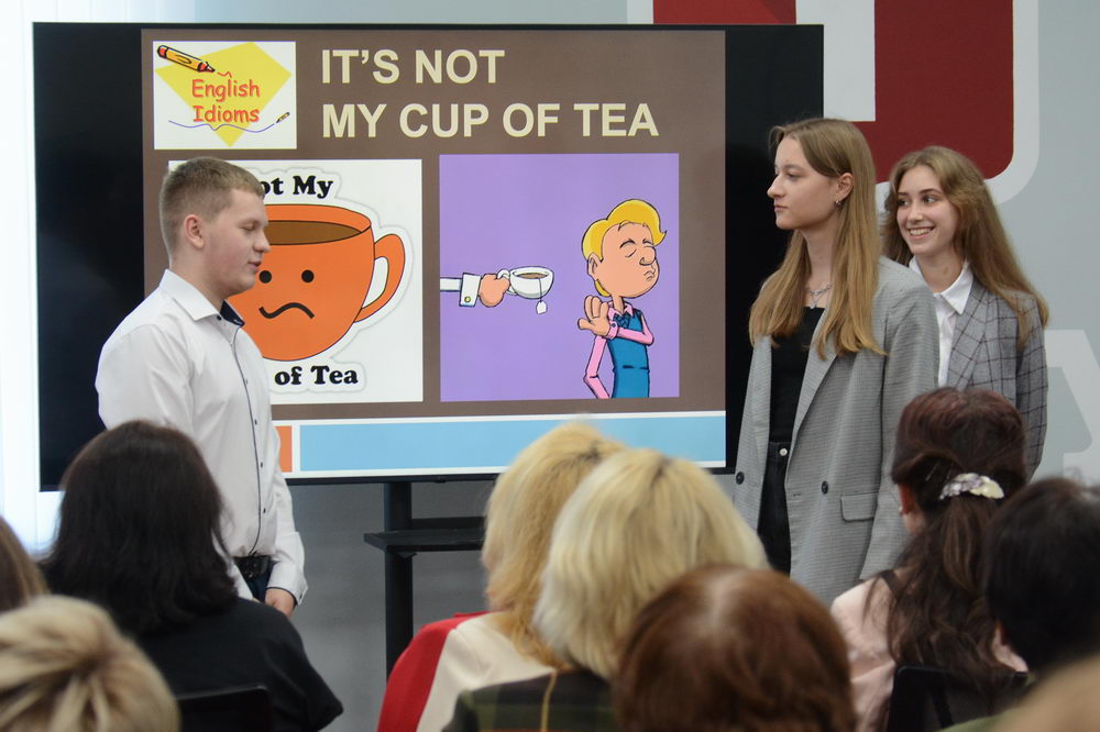 Реальные переводческие проекты от партнёров региона. Уже со 2го курса студенты во время прохождения практики выполняют реальные переводческие проекты для партнеров из Тульской области. Это позволяет сформировать профессиональное портфолио ещё до окончания обучения.