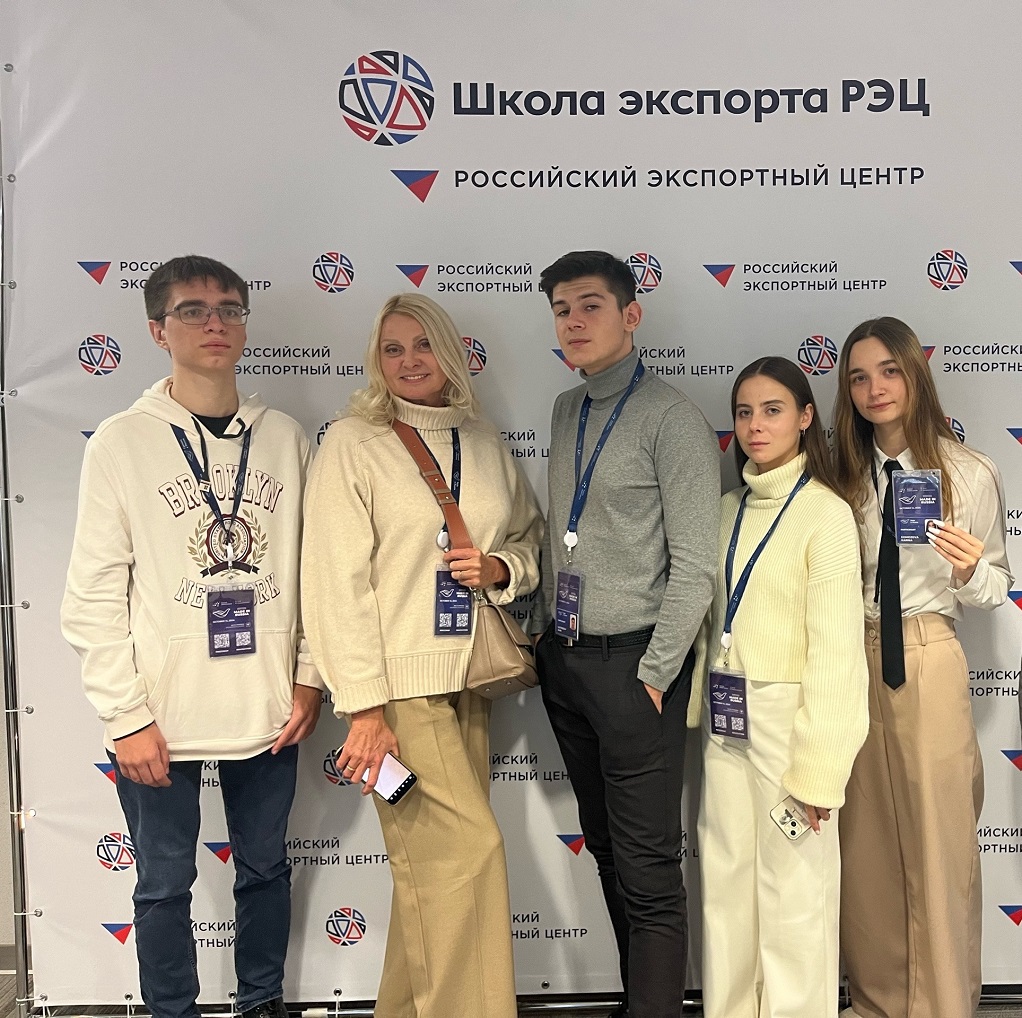 В ТулГУ есть возможность участвовать в семинарах, конкурсах, конференциях, событиях вместе с иностранными студентами, приобретая навыки кросс-культурного взаимодействия и полезные контакты.