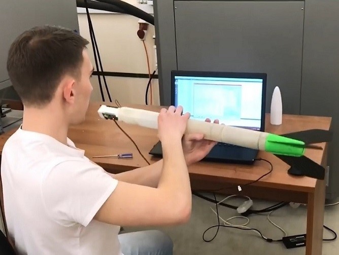 В обучении мы применяем проектный подход – полученные знания и навыки применяются для создания реальных изделий.