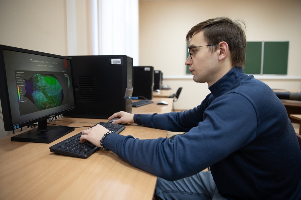 Работа в студенческом конструкторском бюро.