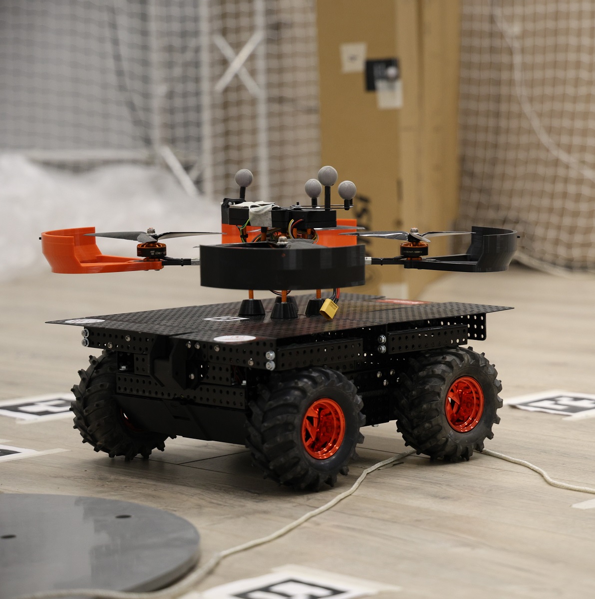 Разработка устройств с элементами искусственного интеллекта для управления роботизированными комплексами