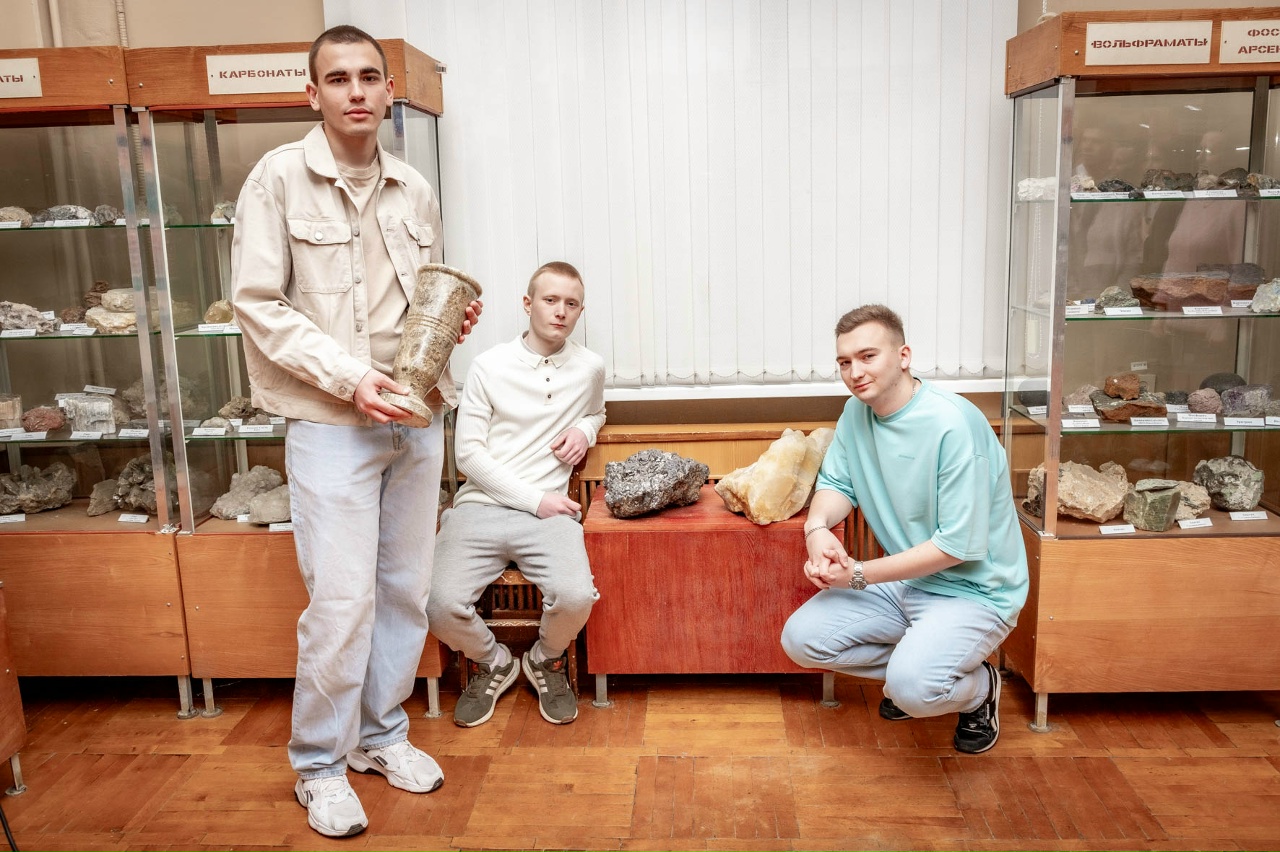 Полученные знания и навыки позволяют формировать индивидуальную профессиональную траекторию развития (работа в офисе, на строительной площадке или на «удаленке»).