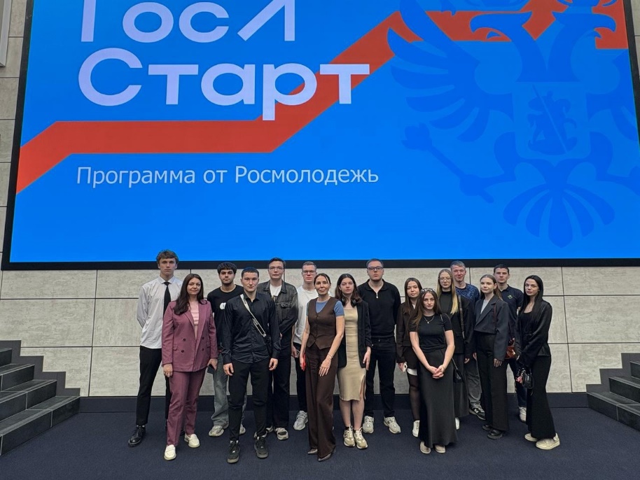 Студенты могут участвовать в работе стартап-студии и студии карьеры ТулГУ, студенческого научного общества Института права и управления, студенческого экоклуба, волонтерского движения финансового просвещения.