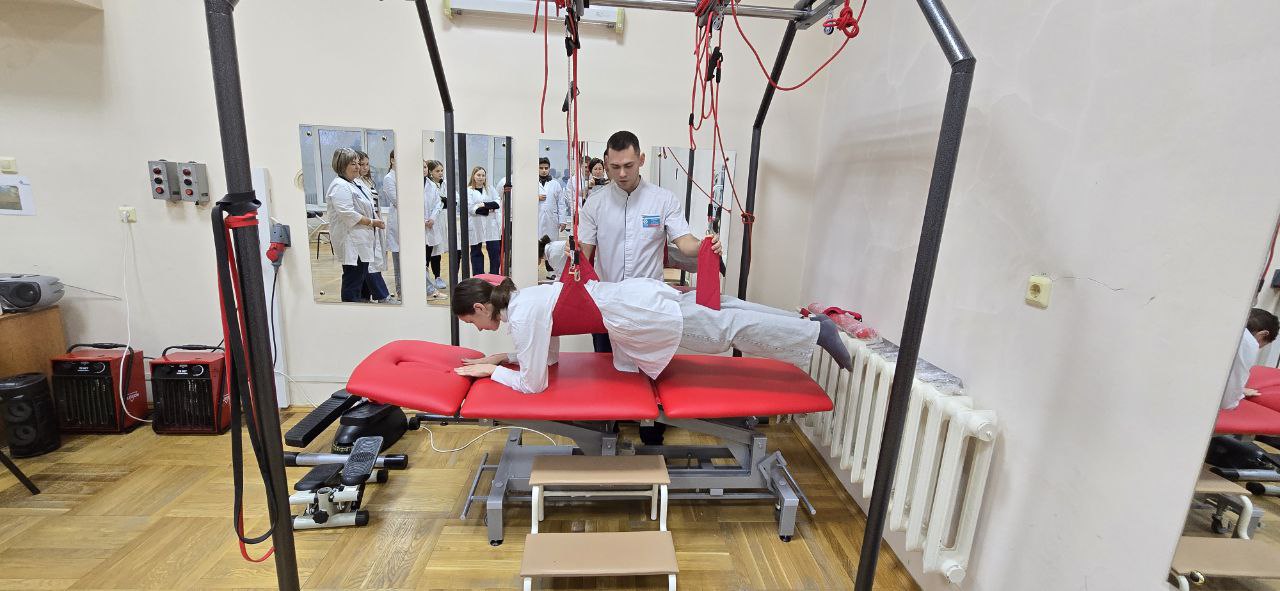 Гибкая образовательная траектория. Программа построена по модульному принципу, позволяя студенту акцентировать обучение в одной из областей: «Фитнес-технологии», «Адаптивные оздоровительные технологии», «Управление и проектирование в физической культуре и спорте».