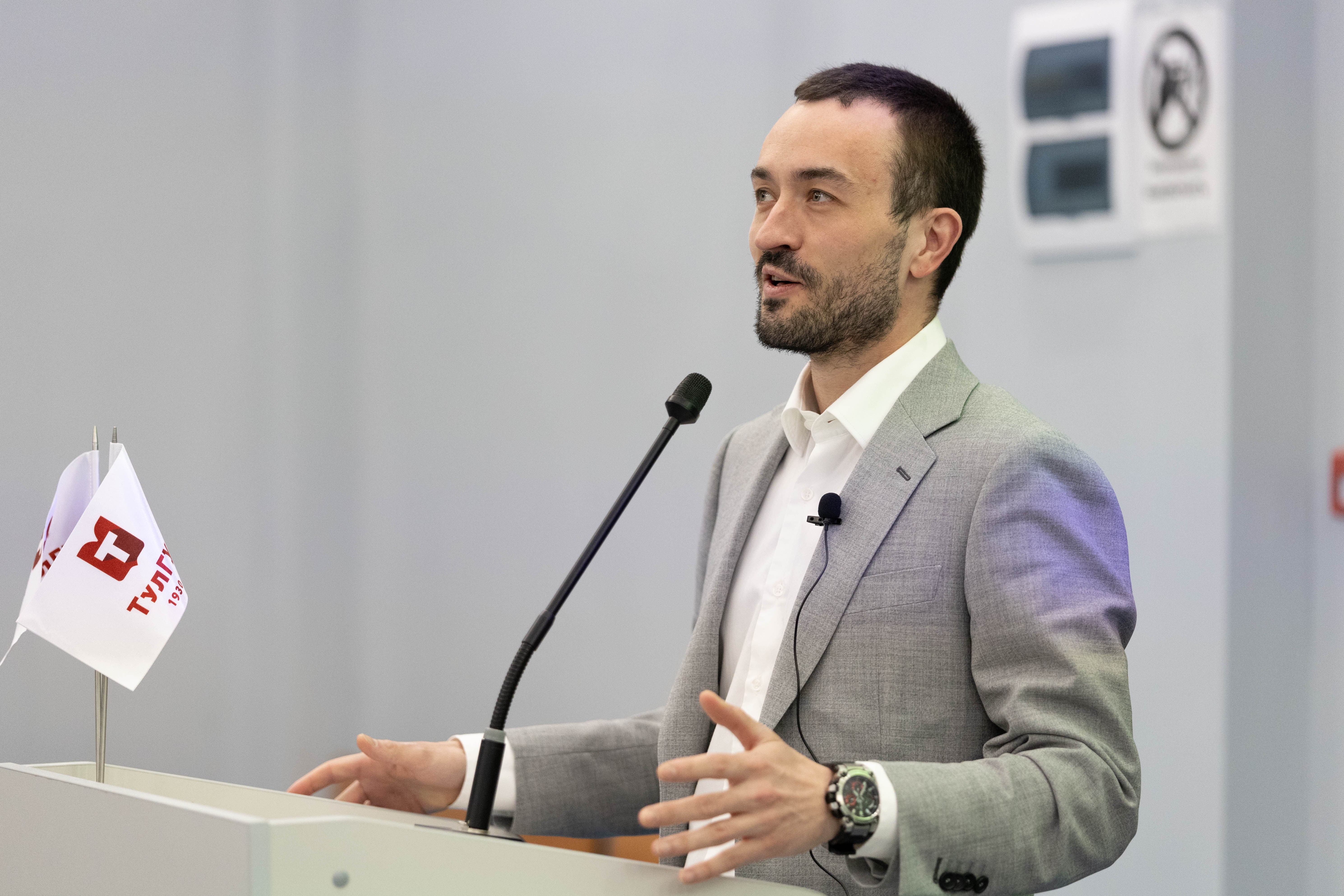 Дивизионы программистов вступили в интеллектуальный бой