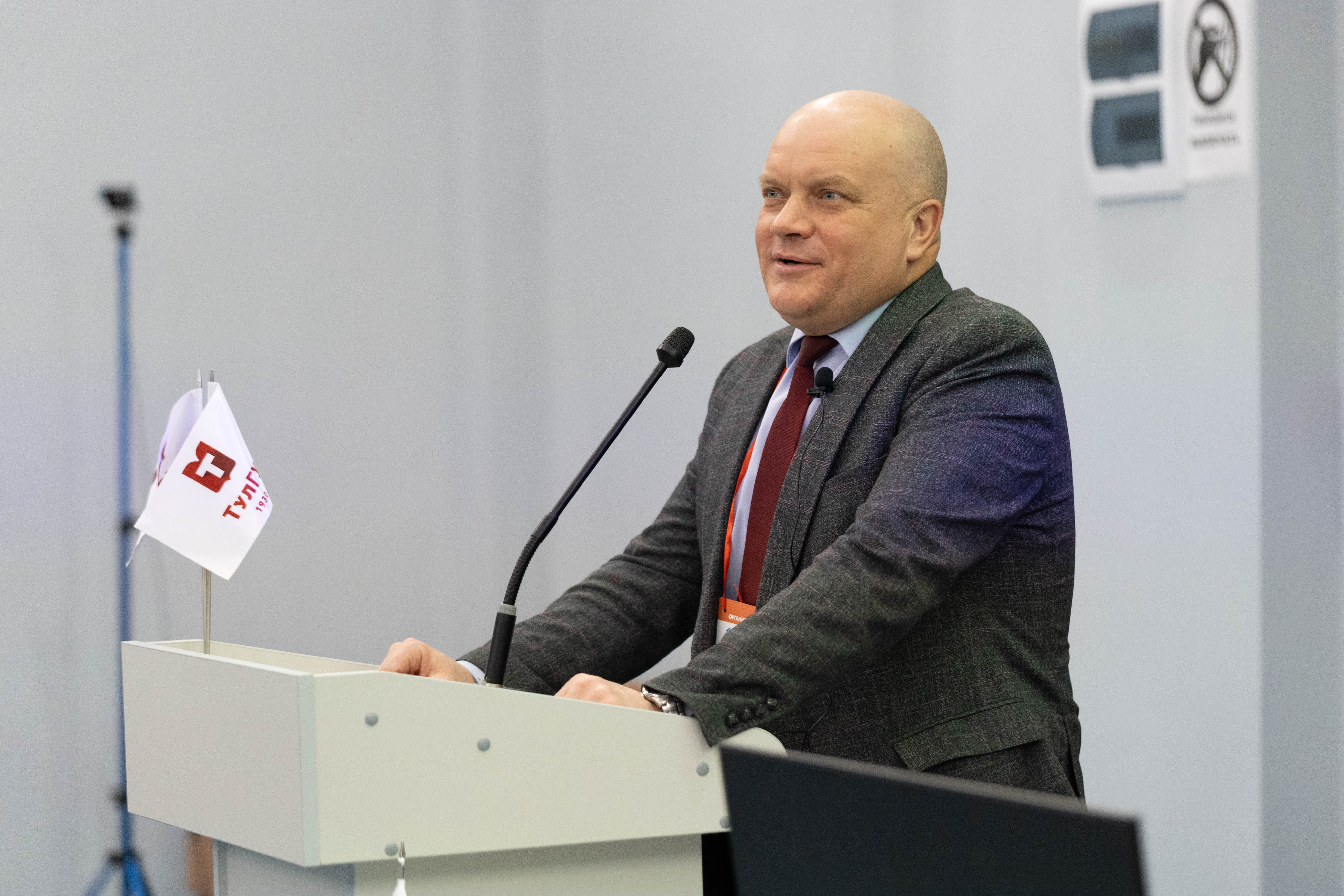 Дивизионы программистов вступили в интеллектуальный бой