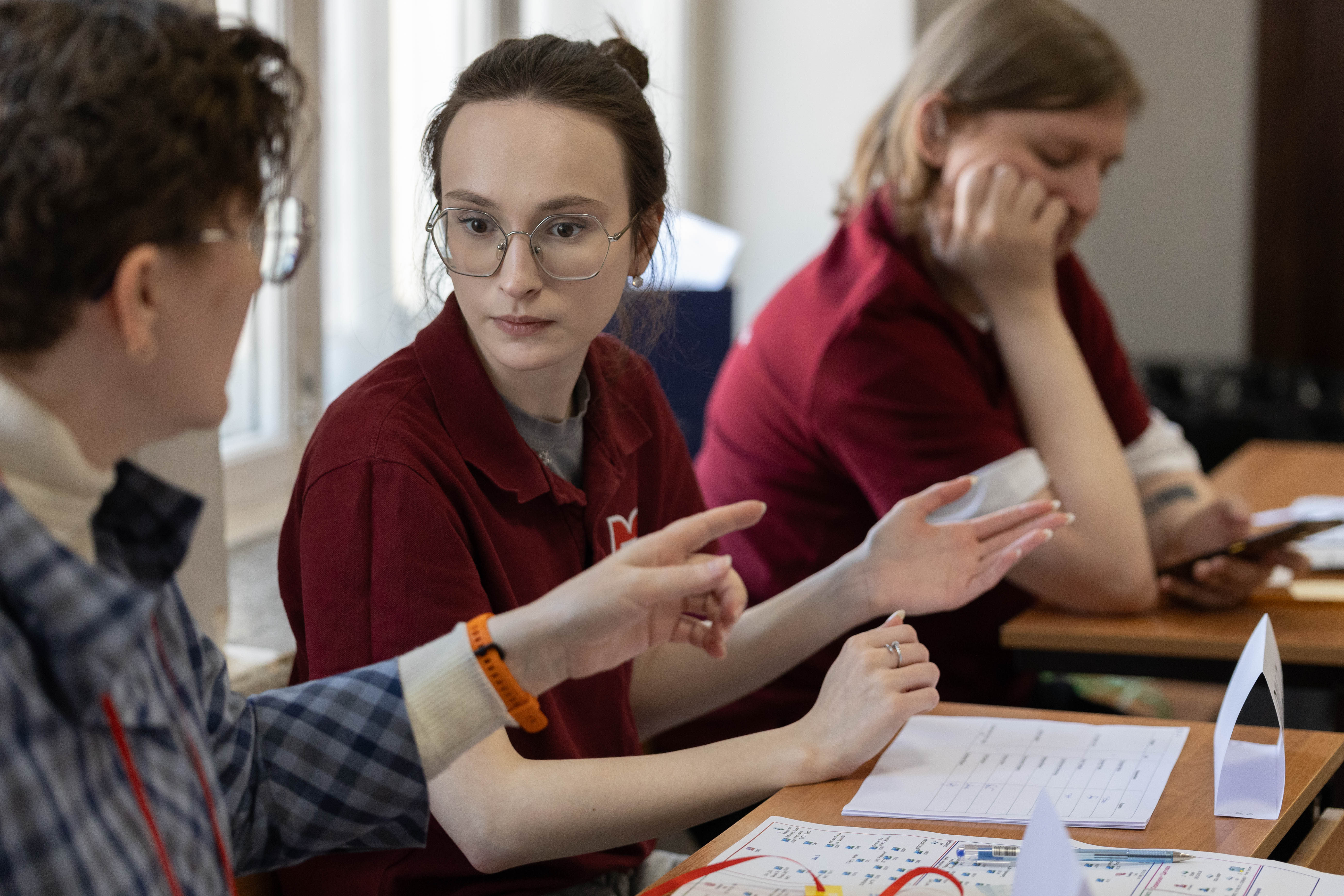 Дивизионы программистов вступили в интеллектуальный бой