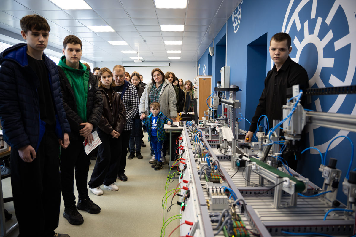 Здесь готовят профессионалов