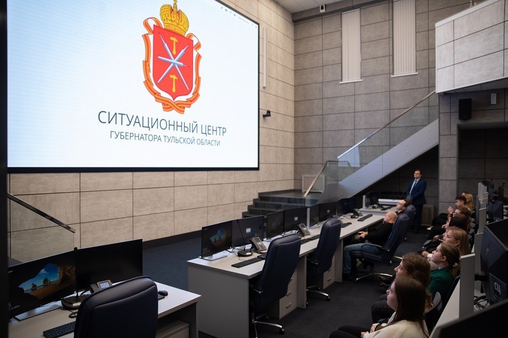 Practitioners, including Commissioner for Human Rights in the Tula region, regional Minister for the Control and Prevention of Corruption Violations, prosecutor of the city district, lawyers, specialists from the Federal Antimonopoly Service, Federal Penitentiary Service, lawyers from industrial enterprises participate in the educational process.