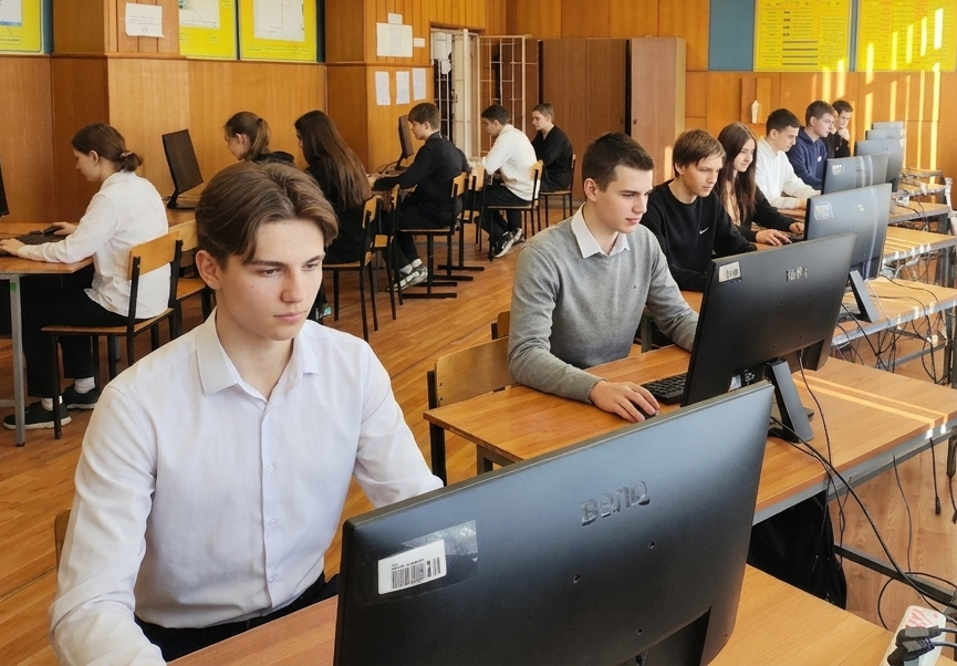Знания, которые ценят работодатели: образовательная программа согласована с работодателями. Основной акцент в программе делается на создание реальных программных решений, приложений и систем.